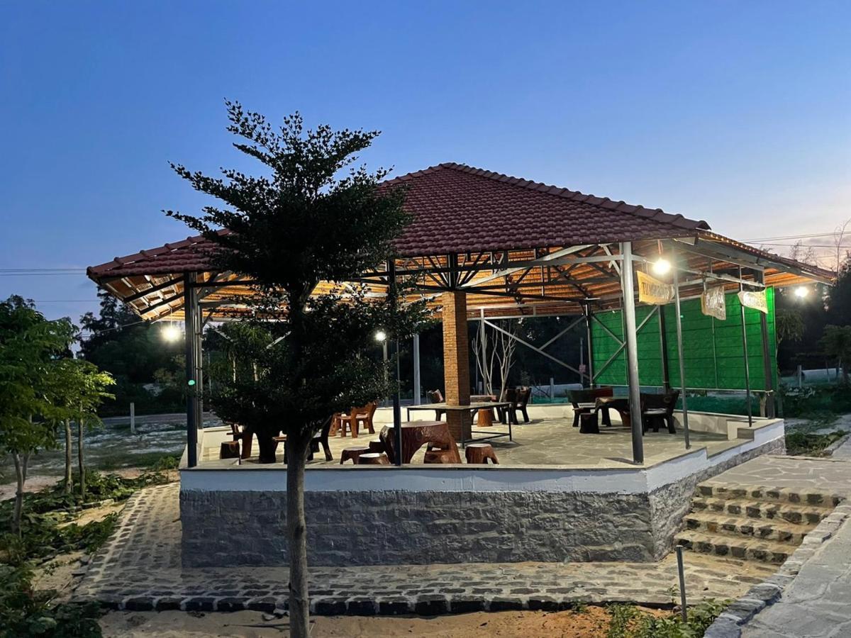 Duc Luu Quang Hotel Binh Thuan Tuy Phong ภายนอก รูปภาพ